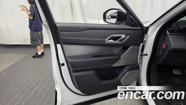 Land Rover Range Rover Velar 2019 — Şəkil 35/37