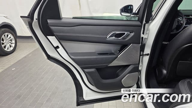 Land Rover Range Rover Velar 2019 — Şəkil 30/37