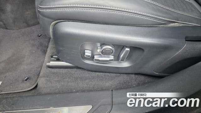 Land Rover Range Rover Velar 2019 — Şəkil 19/37