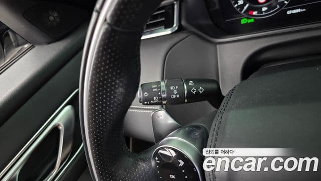 Land Rover Range Rover Velar 2019 — Şəkil 27/37