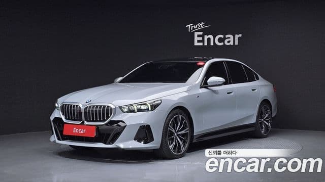 BMW 5 Series 2024 — Photo 18/20