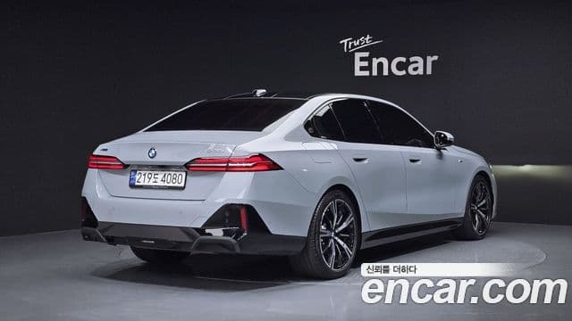 BMW 5 Series 2024 — ფოტო 4/20