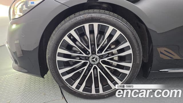 Mercedes-Benz S-Class 2021 — Photo 15/35