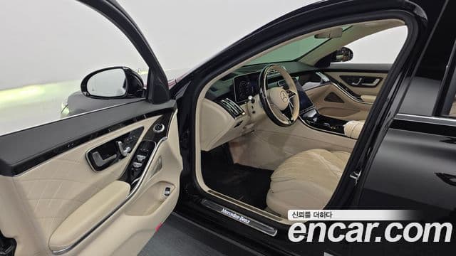 Mercedes-Benz S-Class 2021 — Photo 16/35