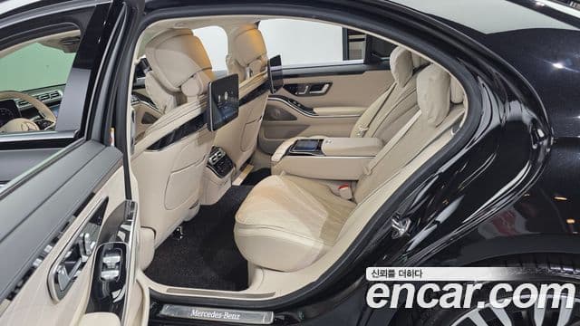 Mercedes-Benz S-Class 2021 — Photo 2/35