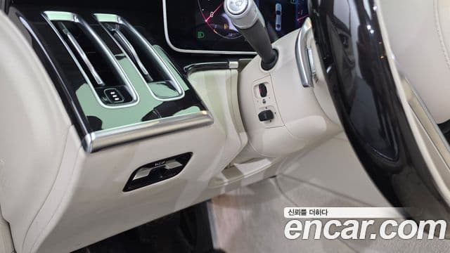 Mercedes-Benz S-Class 2021 — Photo 13/35