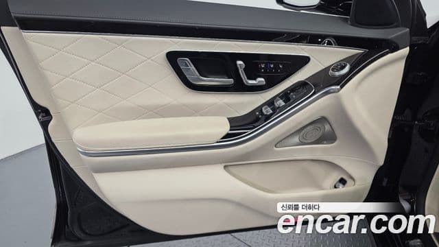 Mercedes-Benz S-Class 2021 — Photo 19/35