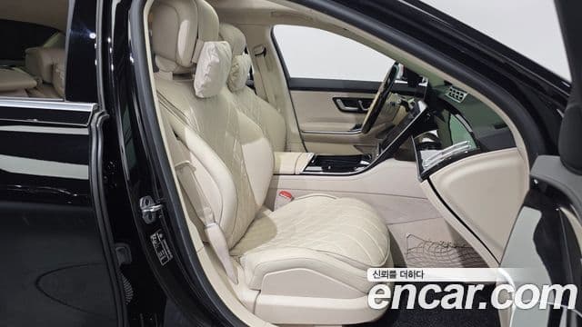 Mercedes-Benz S-Class 2021 — Photo 28/35