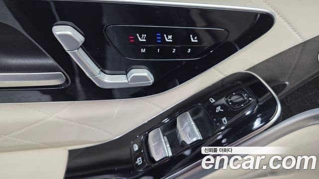 Mercedes-Benz S-Class 2021 — Photo 26/35