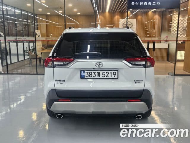 Toyota RAV4 2025 — Photo 7/18