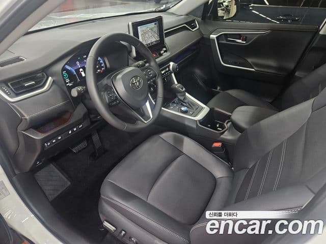 Toyota RAV4 2025 — Photo 12/18