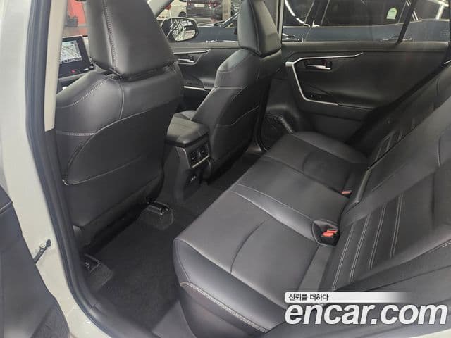 Toyota RAV4 2025 — Photo 16/18