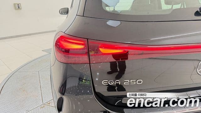 Mercedes-Benz EQA 2025 — ფოტო 7/20