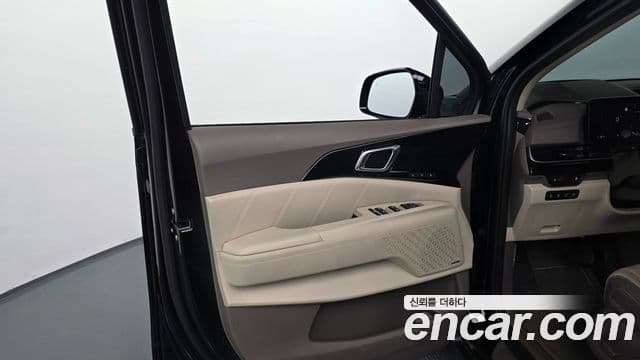 Kia Carnival 2024 — Photo 17/42