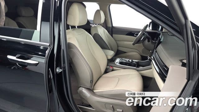 Kia Carnival 2024 — Photo 13/42