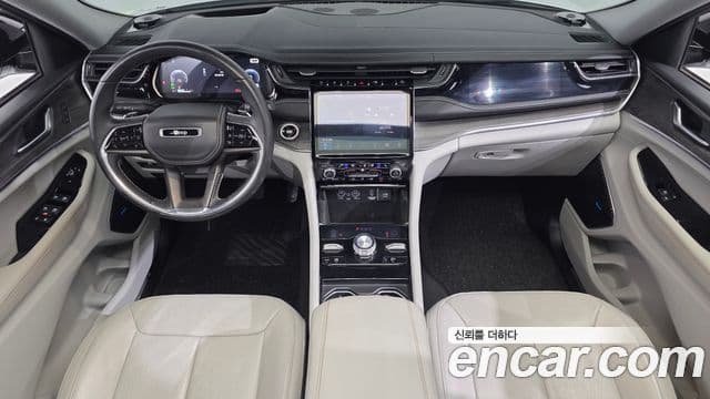 Jeep Grand Cherokee 2022 — Photo 17/20