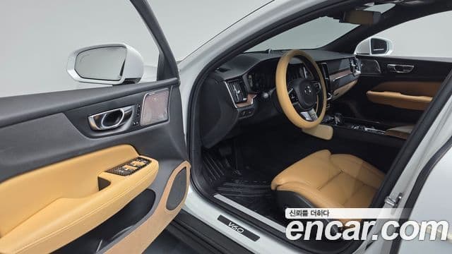Volvo V60 Cross Country 2020 — Фото 10/20