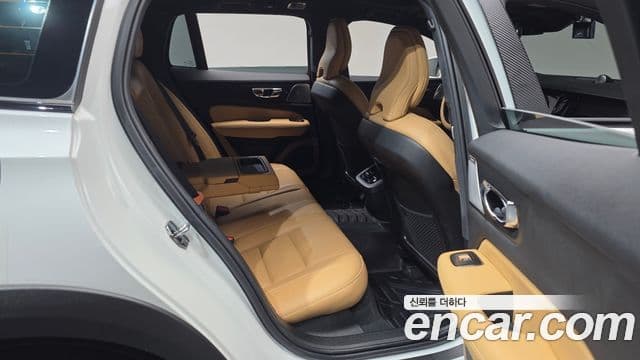 Volvo V60 Cross Country 2020 — Фото 12/20