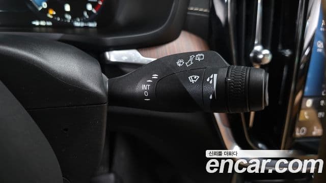 Volvo V60 Cross Country 2020 — ფოტო 1/32