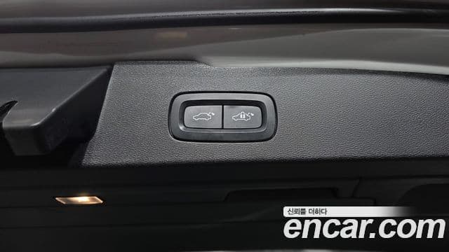 Volvo V60 Cross Country 2020 — ფოტო 27/32