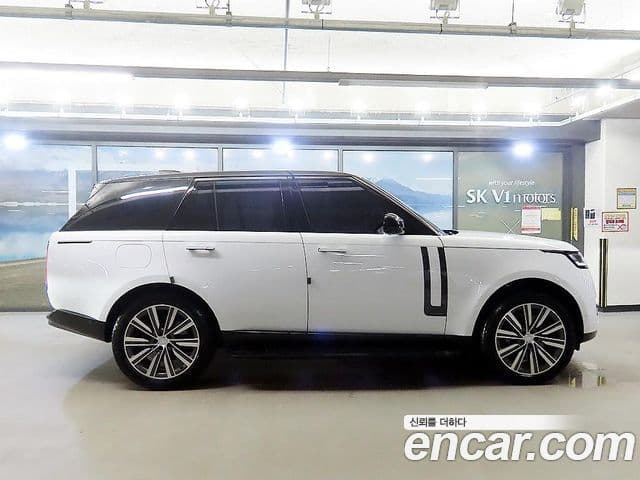 Land Rover Range Rover 2025 — ფოტო 15/15