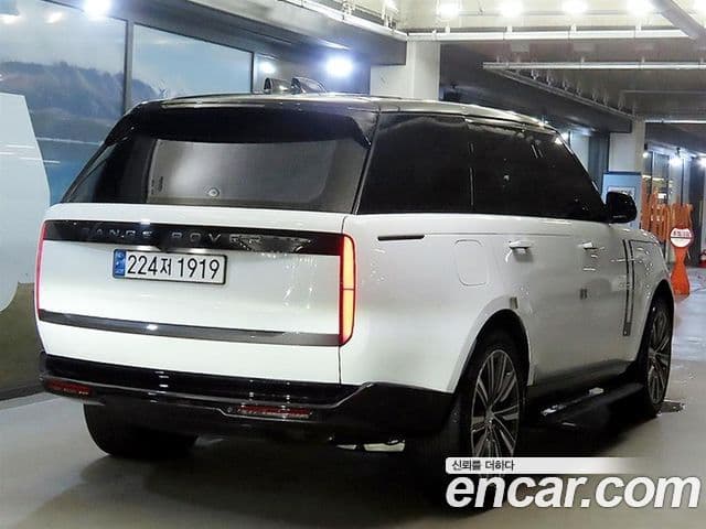 Land Rover Range Rover 2025 — ფოტო 10/15