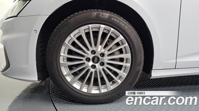Audi A6 2021 — Photo 11/35