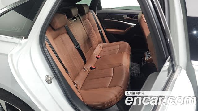 Audi A6 2022 — Photo 30/35