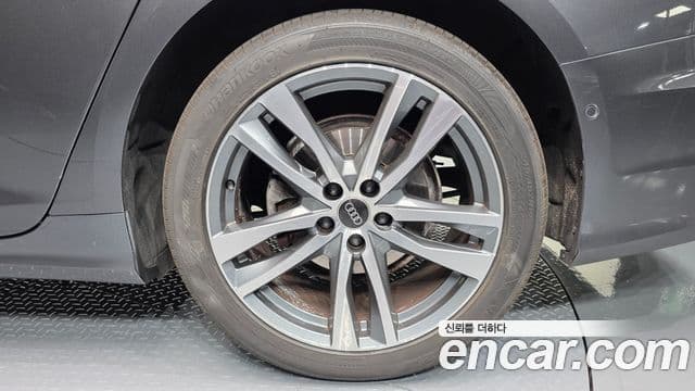 Audi A6 2022 — Photo 4/34