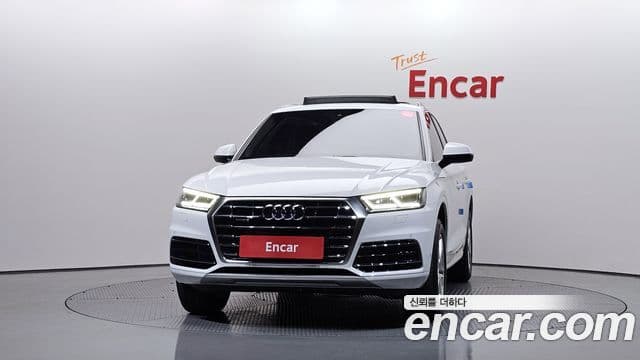 Audi Q5 2020 — Şəkil 30/35