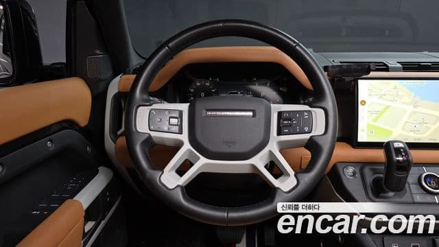 Land Rover Defender 2022 — Photo 28/40