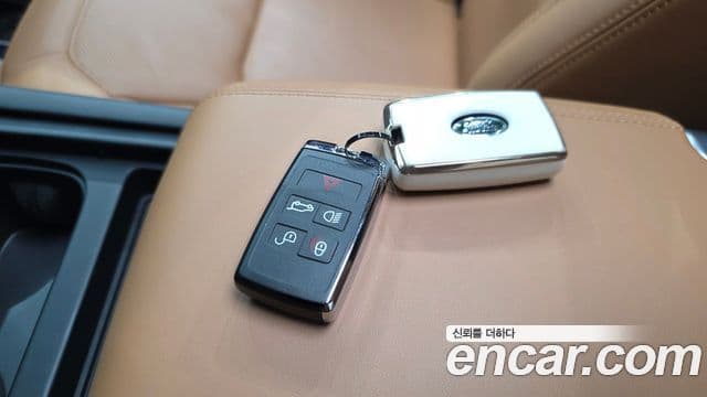 Land Rover Defender 2022 — Photo 35/40