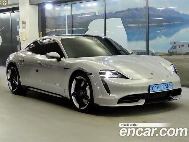 Porsche Taycan 2024 — Photo 9/20