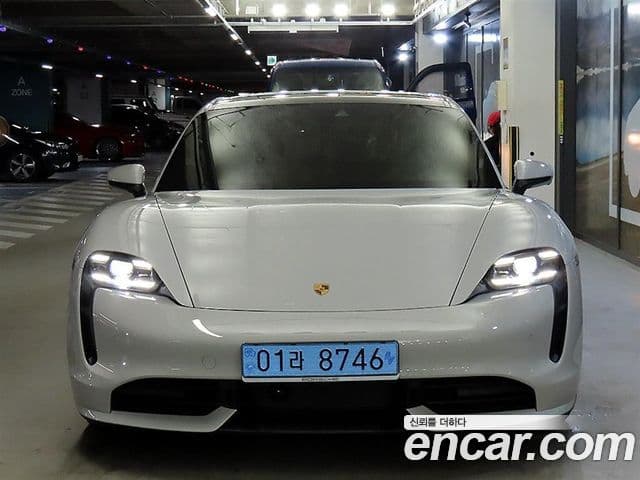 Porsche Taycan 2024 — Photo 17/20