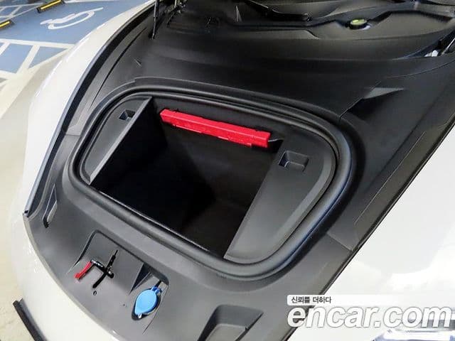 Porsche Taycan 2024 — Photo 4/20