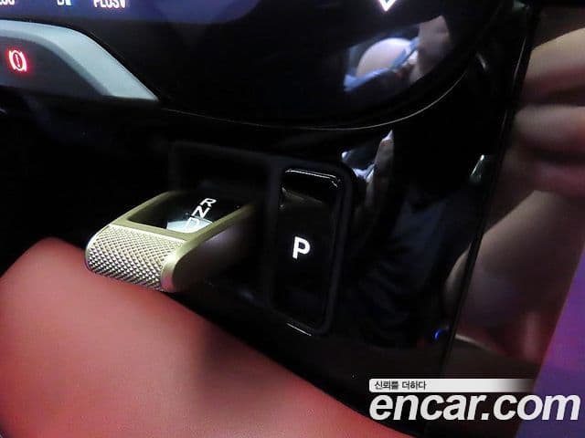 Porsche Taycan 2024 — Photo 18/20