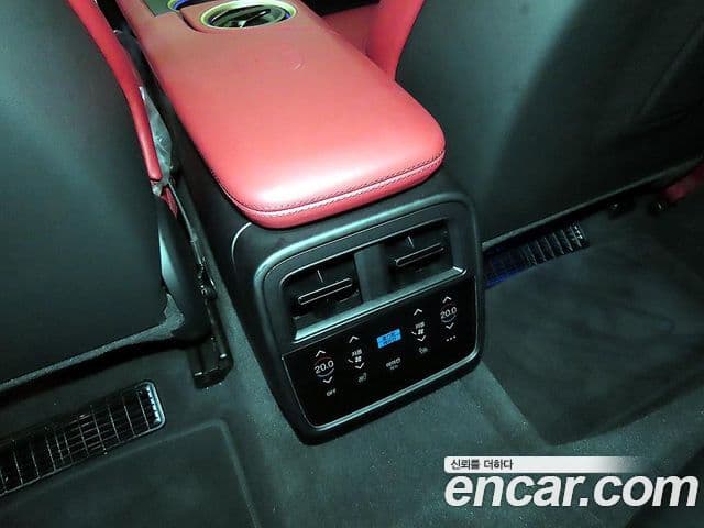Porsche Taycan 2024 — Photo 5/20