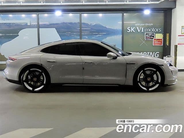Porsche Taycan 2024 — Photo 6/20