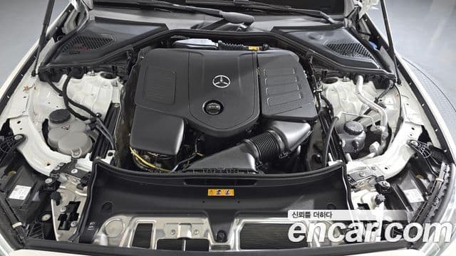 Mercedes-Benz E-Class 2025 — Photo 3/20