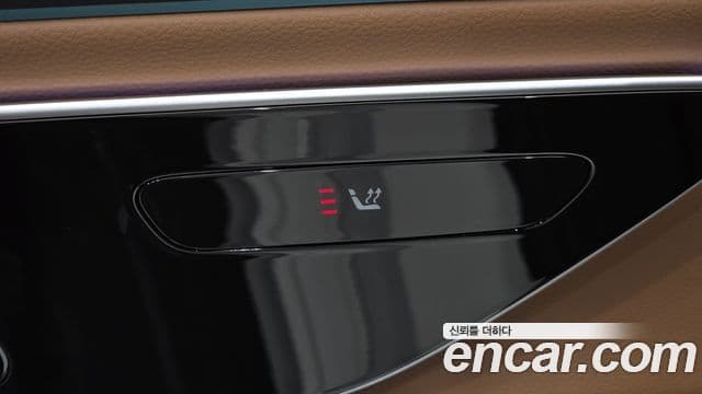 Mercedes-Benz E-Class 2025 — Photo 19/20