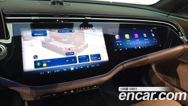 Mercedes-Benz E-Class 2025 — Photo 8/20