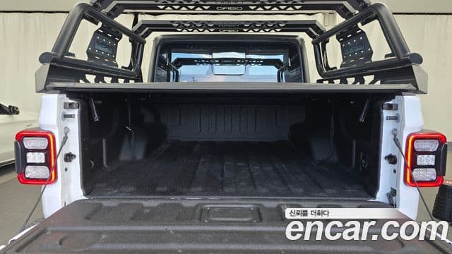 Jeep Gladiator 2022 — Photo 30/33