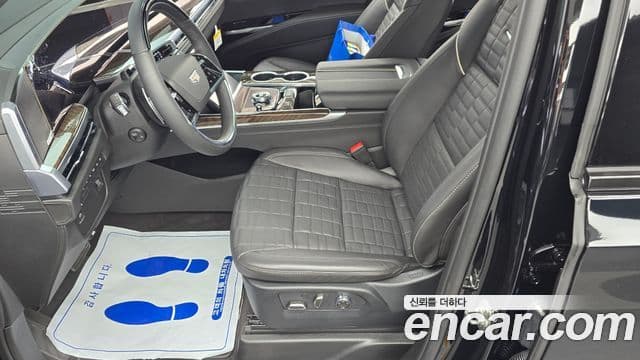 Cadillac Escalade 2026 — Şəkil 12/32