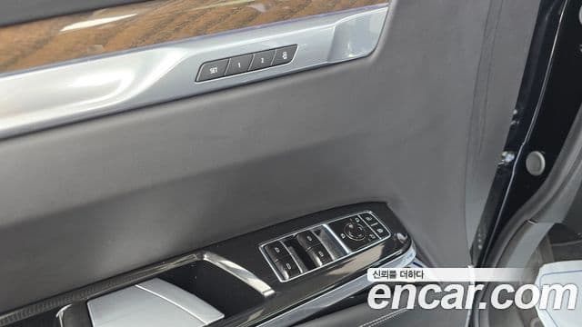 Cadillac Escalade 2026 — Şəkil 20/32