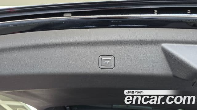 Cadillac Escalade 2026 — Şəkil 10/32
