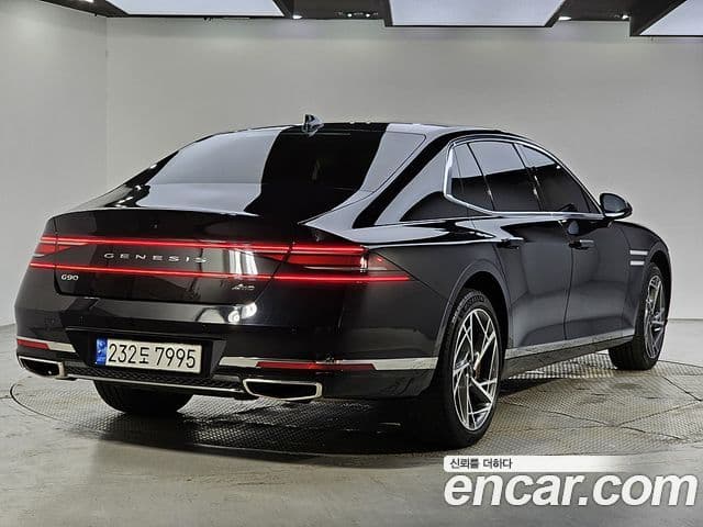Genesis G90 2023 — Photo 19/20