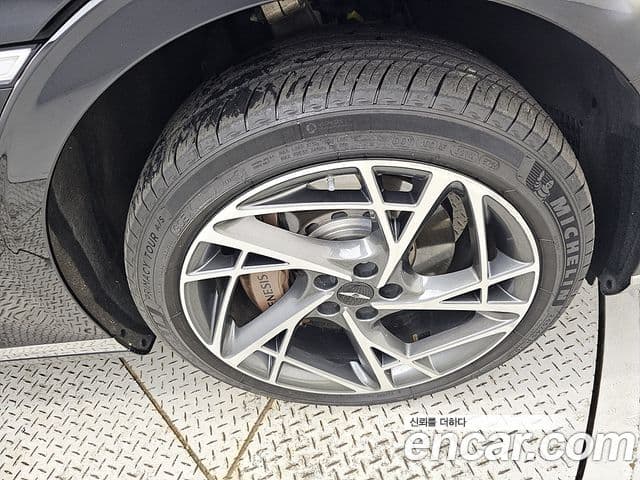 Genesis G90 2023 — Photo 18/20