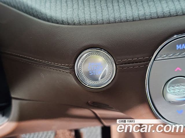 Genesis G90 2023 — Photo 12/20