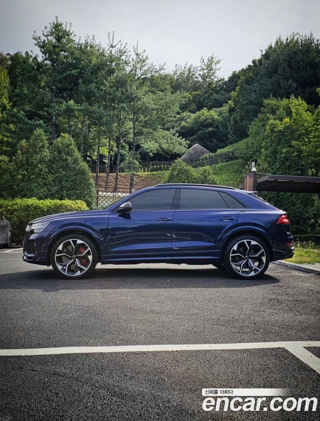 Audi RSQ8 2021 — Photo 14/20