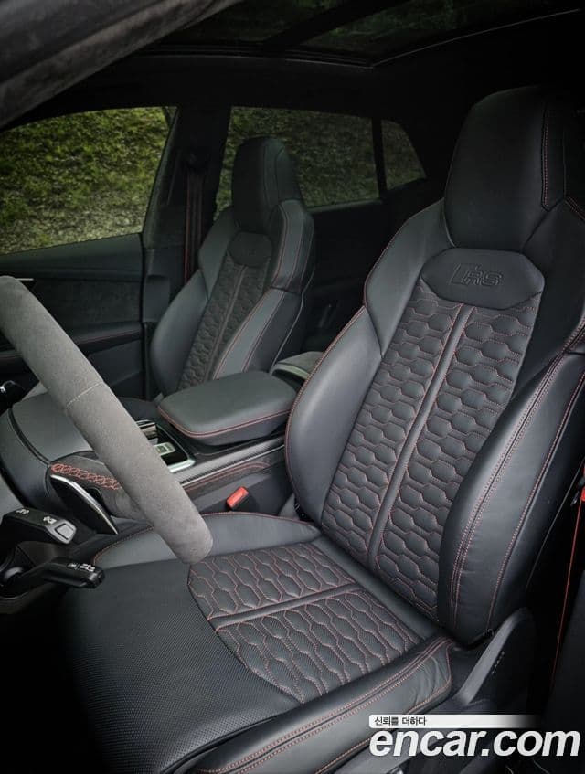 Audi RSQ8 2021 — Photo 20/20